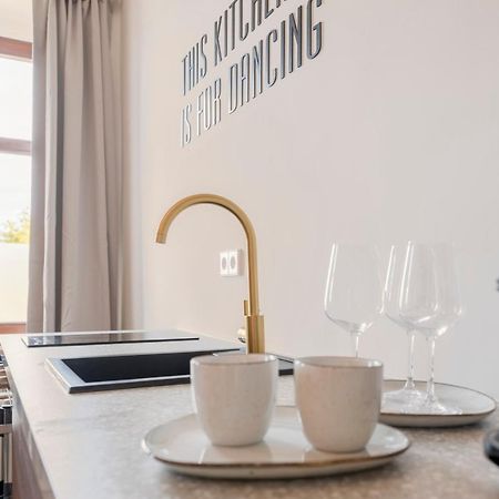 City Lounge Appartement Am Hauptbahnhof Sankt Poelten Esterno foto