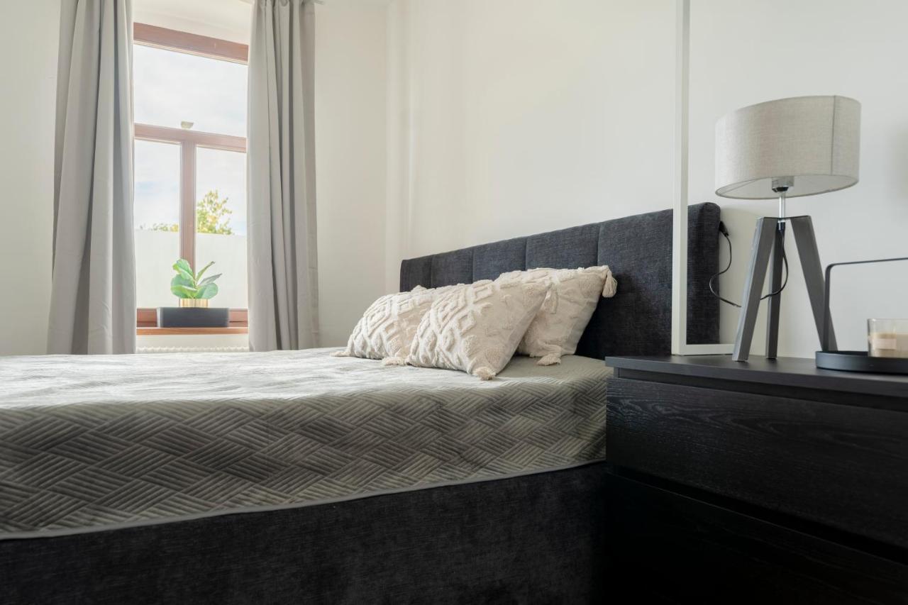 City Lounge Appartement Am Hauptbahnhof Sankt Poelten Esterno foto